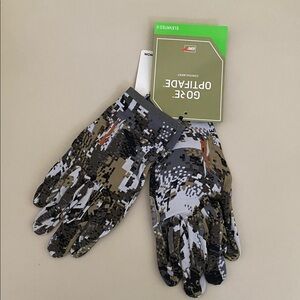 New  Sitka Gore Optifade Elevated II Equinox camo hunting Gloves women’s  Large